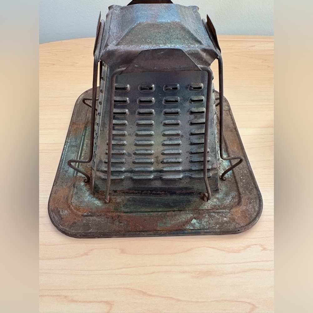 2 antique/vintage cookware, Stovetop Toaster & Red Handled Egg Beater/Hand Mixer - Picture 10 of 11